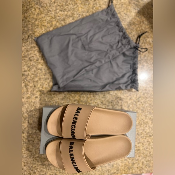 Balenciaga raised logo pool slides - Authentic - Picture 8 of 10